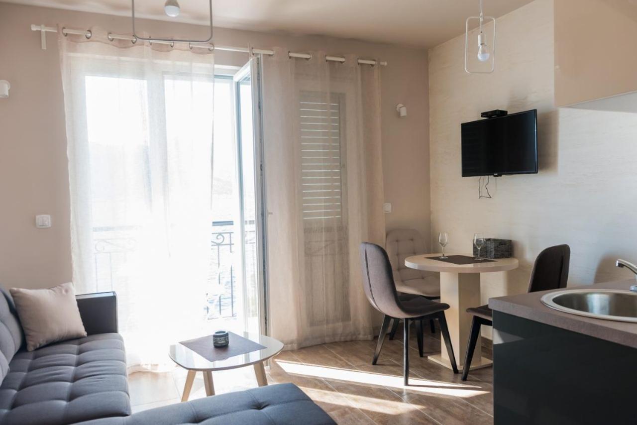" Tiamat " Apartmani Tivat Exterior foto