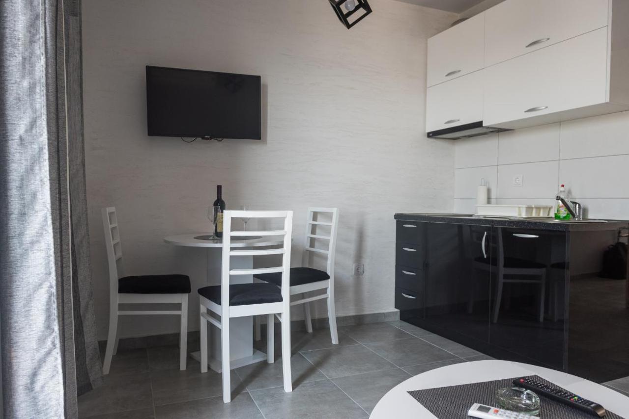 " Tiamat " Apartmani Tivat Exterior foto