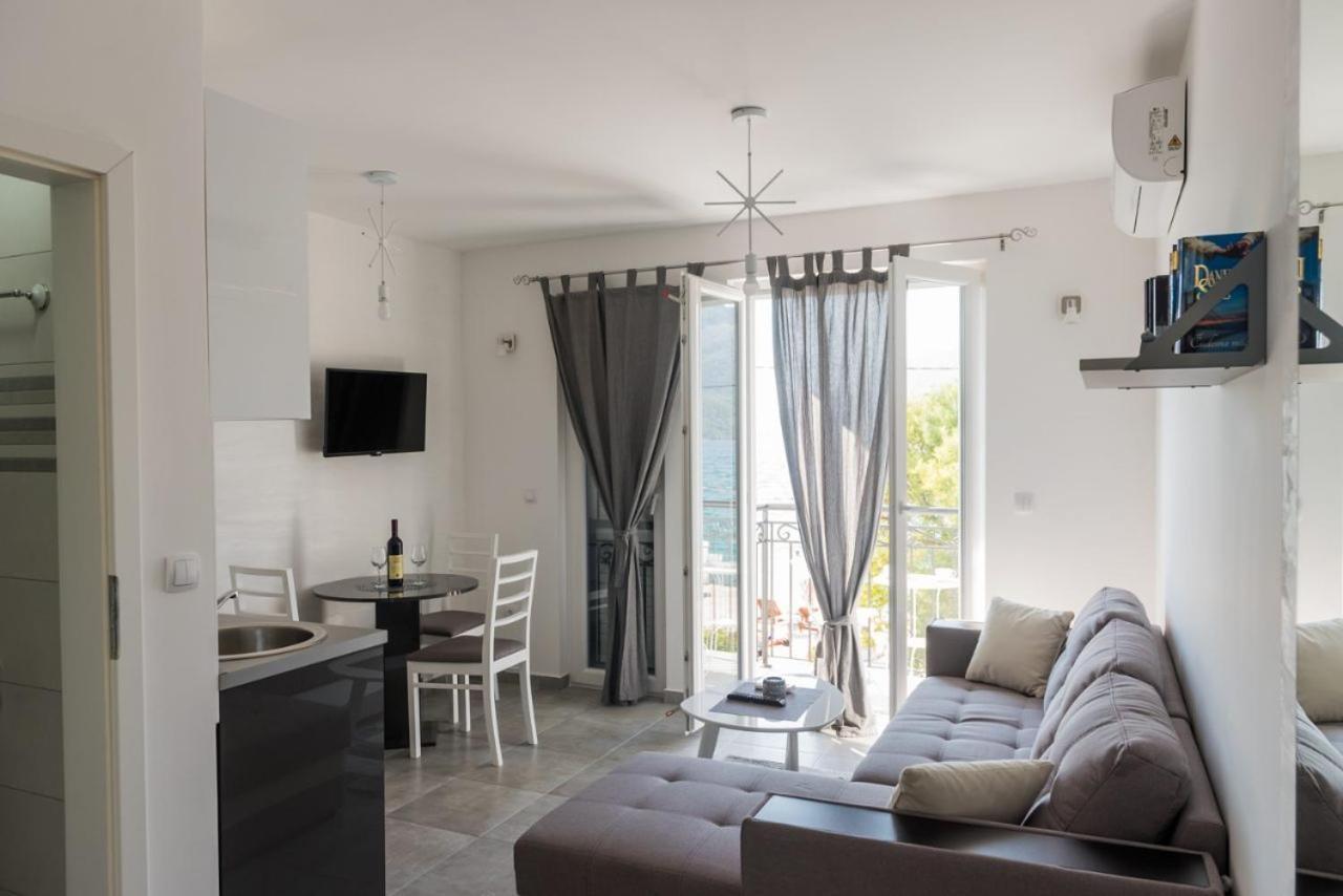 " Tiamat " Apartmani Tivat Exterior foto