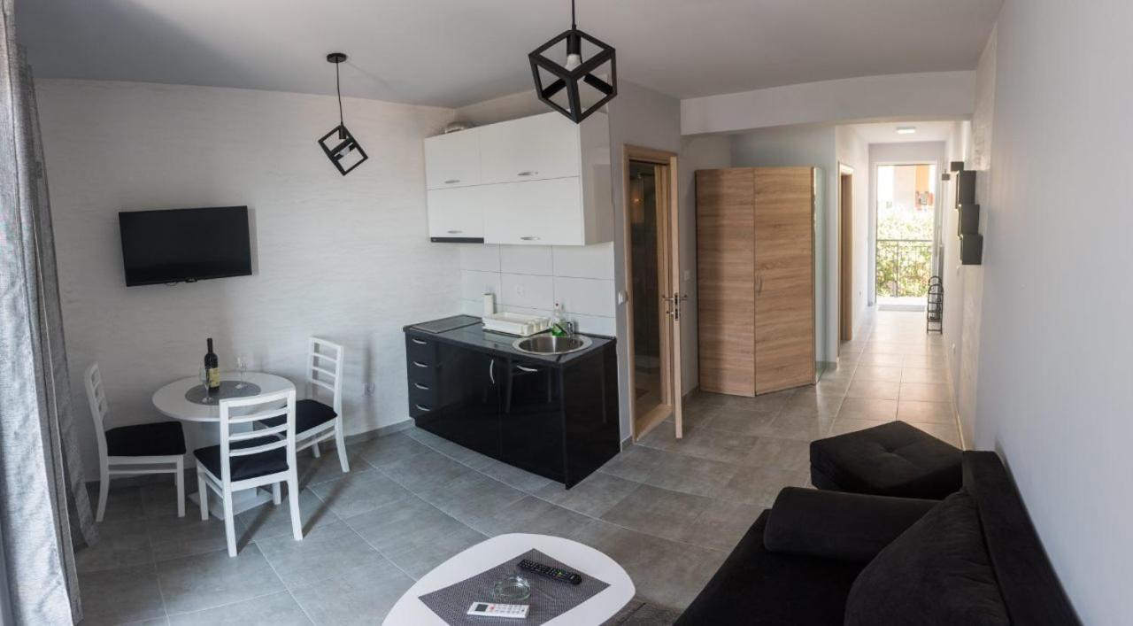 " Tiamat " Apartmani Tivat Exterior foto